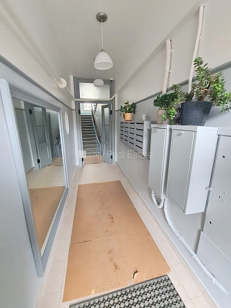 Реновированный дом, лифт, лестничная клетка после капитального ремонта, окна Рига - изображение 20