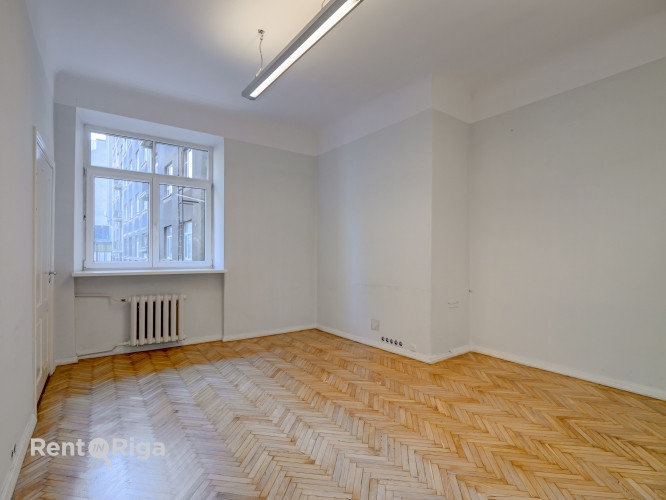 Iznomā biroja telpas Rīgas centrā, aktīvā un redzamā vietā!  Telpu galvenās Rīga - foto 2