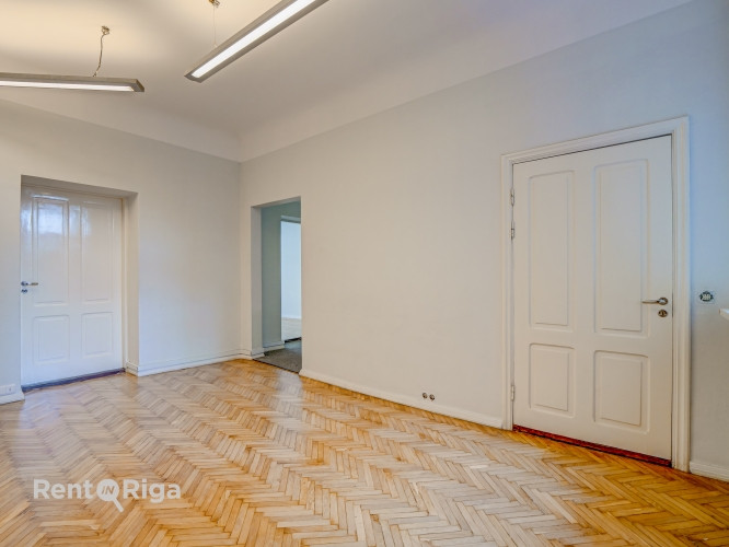 Iznomā biroja telpas Rīgas centrā, aktīvā un redzamā vietā!  Telpu galvenās Rīga - foto 5