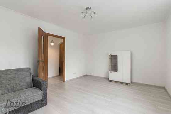 Pārdod vienistabas dzīvokli Purvciemā. Dzīvokļa atjaunošanas laikā mainīta elektroinstalācija, līdzi Рига