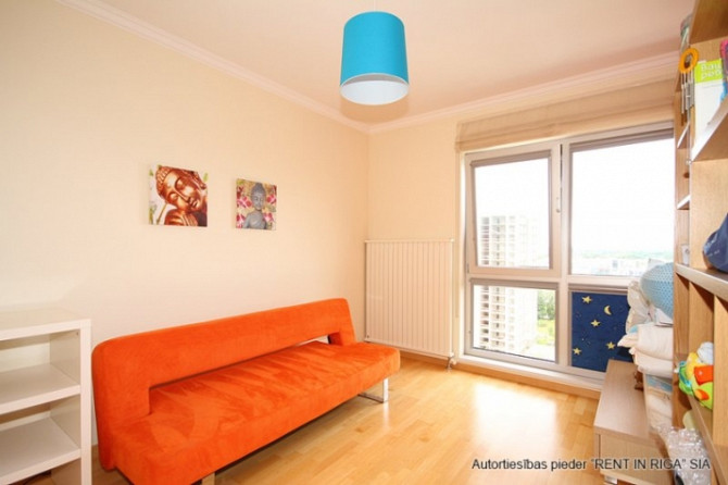 Современная, полностью меблированная 3-комнатная квартира с панорамными окнами в Рига - изображение 9