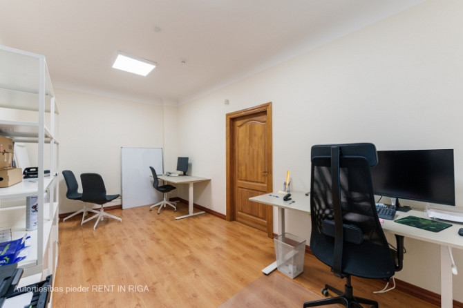 Kvalitatīvs birojs sakoptā biroju ēkā netālu no Kalnciema ielas. Apsaimniekošana iekļauta Rīga - foto 4