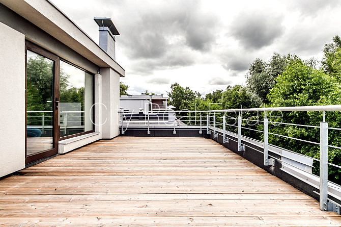 Фасадный дом, реновированный дом, вход с улицы, лифт, лестничная клетка после Рига - изображение 17