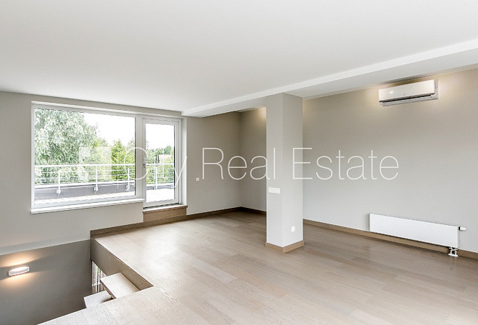 Фасадный дом, реновированный дом, вход с улицы, лифт, лестничная клетка после Рига - изображение 16