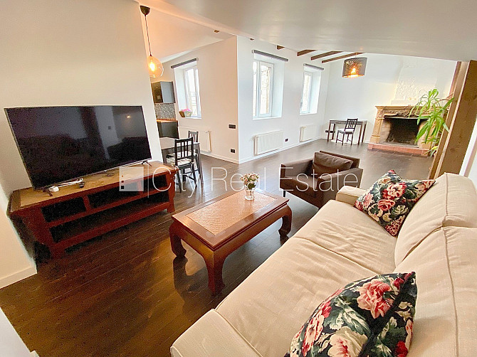 Фасадный дом, реновированный дом, вход с улицы и со двора, мансарда, лестничная Рига - изображение 20