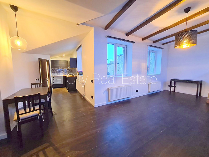 Фасадный дом, реновированный дом, вход с улицы и со двора, мансарда, лестничная Рига - изображение 17