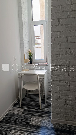 Фасадный дом, закрытый двор, лифт, лестничная клетка после капитального ремонта, Рига - изображение 8