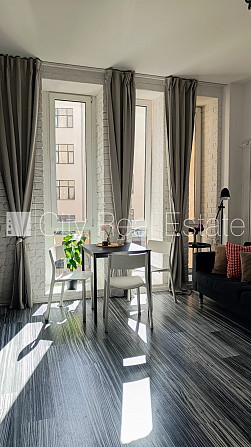 Фасадный дом, закрытый двор, лифт, лестничная клетка после капитального ремонта, Рига - изображение 2