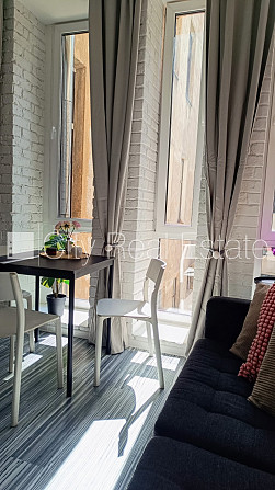 Фасадный дом, закрытый двор, лифт, лестничная клетка после капитального ремонта, Рига - изображение 4