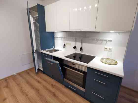 Izīrē mājīgu 2 istabu dzīvokli projektā "Aizkulises"  Šis modernais un labiekārtotais 2 istabu dzīvo Рига