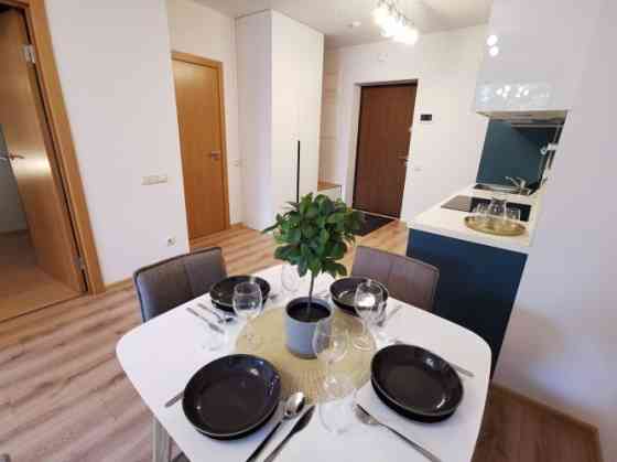 Izīrē mājīgu 2 istabu dzīvokli projektā "Aizkulises"  Šis modernais un labiekārtotais 2 istabu dzīvo Рига