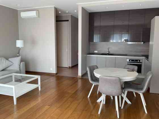 Сдаётся просторная 3-комнатная квартира в Юрмале!  Квартира расположена в новом Юрмала