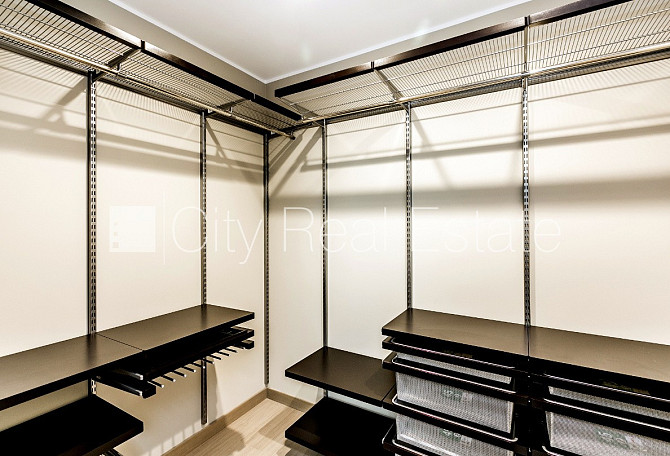 Таунхаус, новостройка, благоустроенная озеленённая территория, подъездная Рига - изображение 14