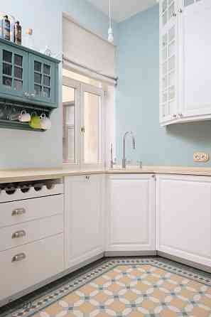 Pārdod skaistu 4-istabu dzīvokli Rīgas centrā. Dzīvoklī ir zemi komunālie maksājumi, pateicoties ind Рига