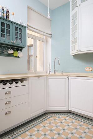 Pārdod skaistu 4-istabu dzīvokli Rīgas centrā. Dzīvoklī ir zemi komunālie maksājumi, pateicoties ind Рига - изображение 3