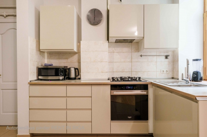 Tiek izīrēts liels dzīvoklis Klusajā centrā. Pieejams no 25.oktobra.  Dzīvokļa plānojums: - Rīga - foto 2