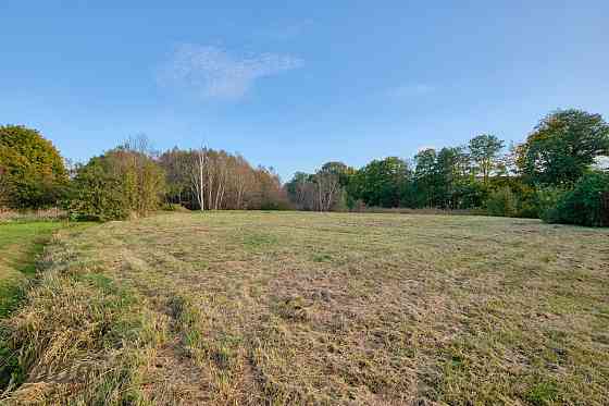 Pārdod perspektīvu zemes gabalu gleznainā vietā pie Svētupes! 
Piedāvājumā īpašs zemes gabals Svētci Salaspils
