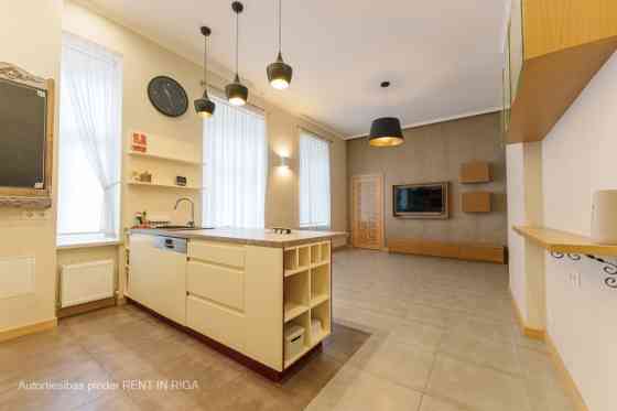 Уютная 3-комнатная квартира в центре Риги.  Автономный газовый котел для контроля Rīga