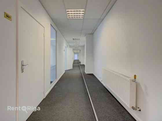 В аренду предлагается качественный, просторный офис в реновированном здании по Rīga