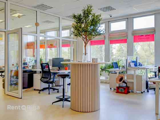 Предлагается в аренду качественный, просторный офис в отреставрированном здании Рига