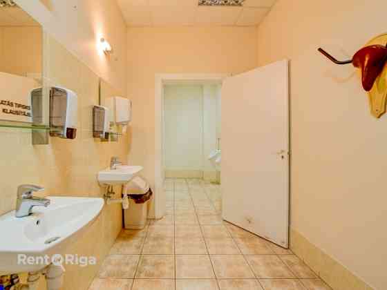 Предлагается в аренду качественный, просторный офис в отреставрированном здании Рига