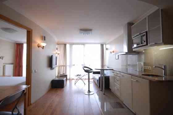 Долгосрочная аренда с 1 сентября: меблированная двухкомнатная квартира-студия в Рига