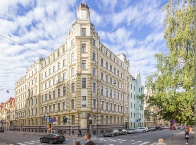 Ilgtermiņa īrei pieejams mūsdienīgs un līdz detaļām pārdomāts studio tipa dzīvoklis Rīga - foto 9