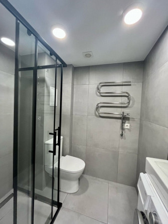 Ilgtermiņa īrei pieejams mūsdienīgs un līdz detaļām pārdomāts studio tipa dzīvoklis Rīga - foto 7