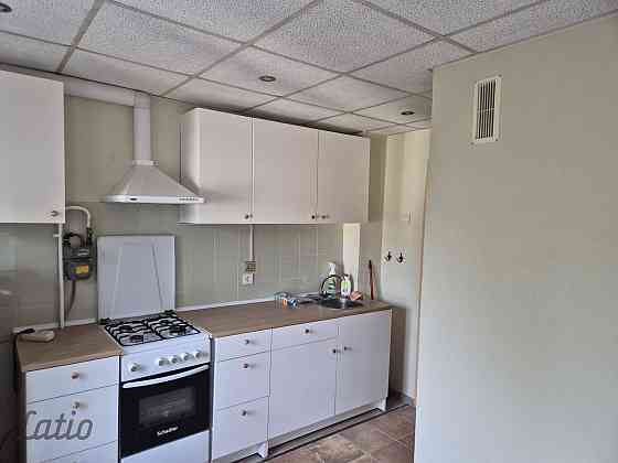 Pārdod gaišu un mājīgu vienistabas dzīvokli 35, 40 m platībā zaļā, koku ieskautā rajonā, Vangažos.
D Рижский район