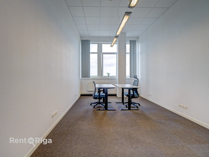 Kvalitatīvs, kompakta izmēra birojs renovētā ēkā  Ganību dambī 24D.  Birojs atrodas ēkas Rīga - foto 1