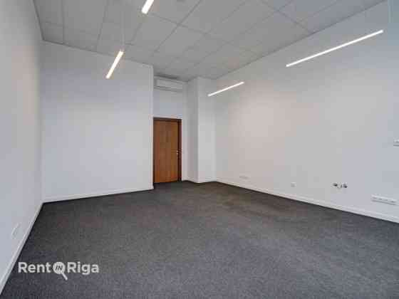 Качественный, компактный офис в реновированном здании  ул. Ганибу дамбис 24D.  Офис Рига