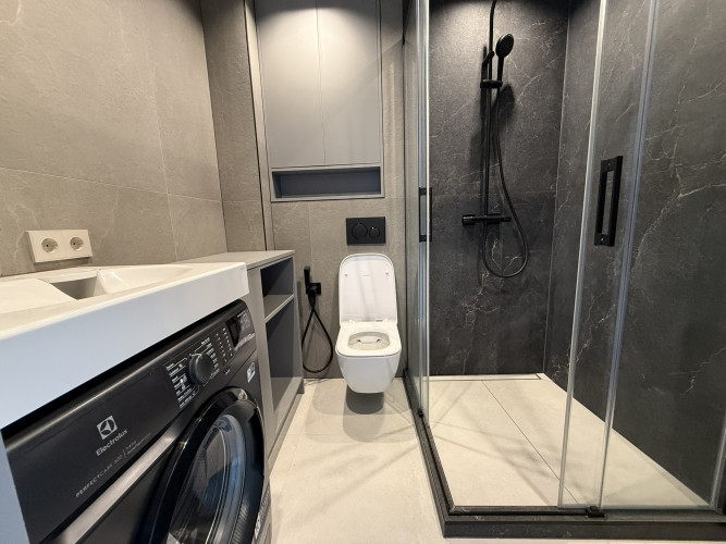 Pārdod pilnībā renovētu dzīvokli ar balkonu!  Dzīvoklis ir gatavs uzņemt jaunos saimniekus Rīga - foto 8