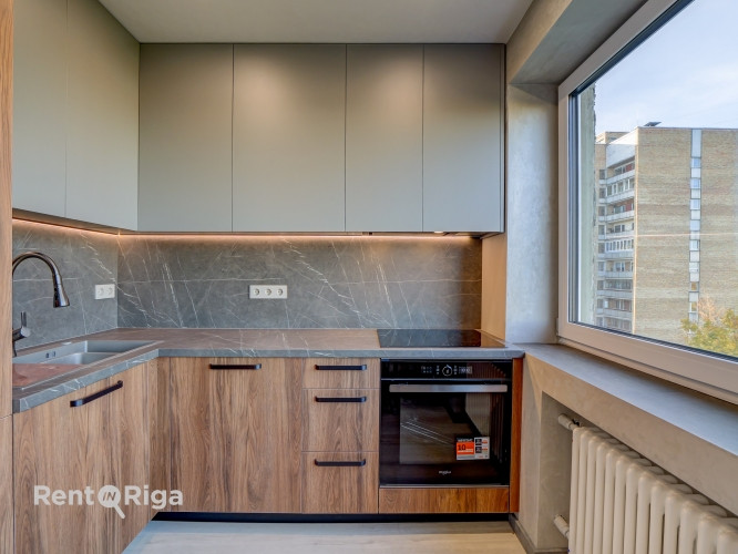 Pārdod pilnībā renovētu dzīvokli ar balkonu!  Dzīvoklis ir gatavs uzņemt jaunos saimniekus Rīga - foto 12