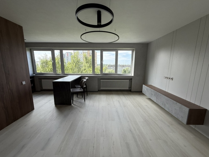 Pārdod pilnībā renovētu dzīvokli ar balkonu!  Dzīvoklis ir gatavs uzņemt jaunos saimniekus Rīga - foto 6