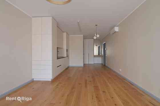 Funkcionāli pārdomāts un moderns dzīvoklis Rīgas vēsturiskajā centrā.  Piedāvājumā ir elegants 2 ist Рига