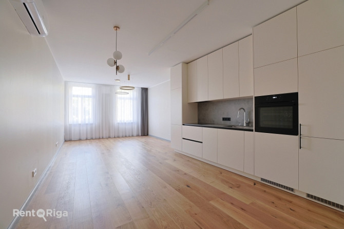 Funkcionāli pārdomāts un moderns dzīvoklis Rīgas vēsturiskajā centrā.  Piedāvājumā ir elegants 2 ist Рига - изображение 1