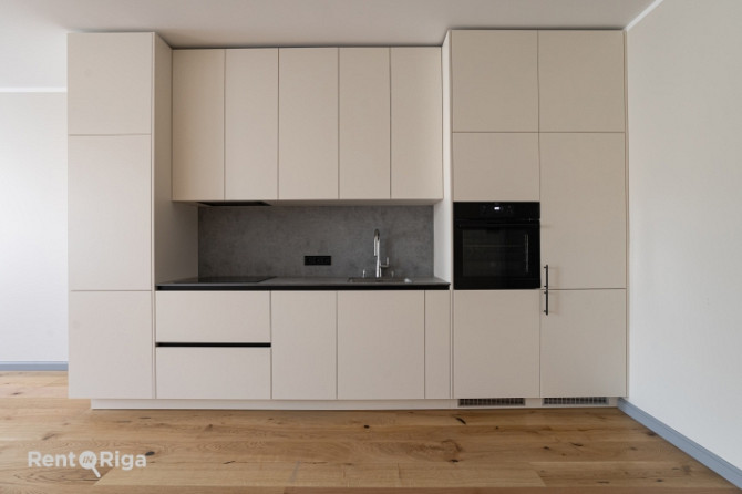 Funkcionāli pārdomāts un moderns dzīvoklis Rīgas vēsturiskajā centrā.  Piedāvājumā ir elegants 2 ist Рига - изображение 2