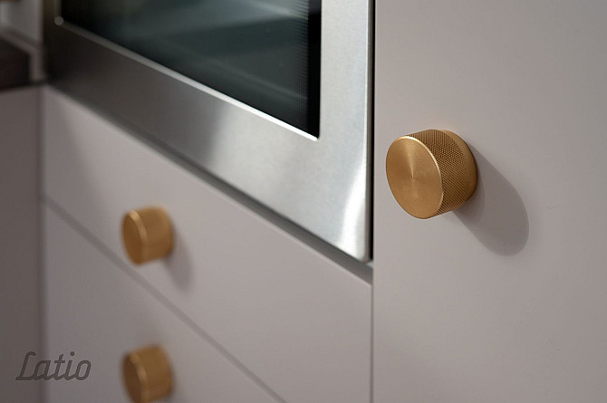 Pārdod izsmalcinātu 2 istabu dzīvokli Klusajā centrā  vēsturiskajā Vīlandes Namā

Piedāvājumā skaist Рига - изображение 5