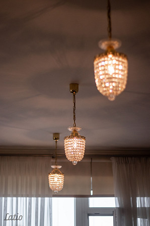 Pārdod pilnībā mēbelētu un ar sadzīves tehniku aprīkotu četristabu dzīvokli, pazemes autostāvvietu a Рига - изображение 4