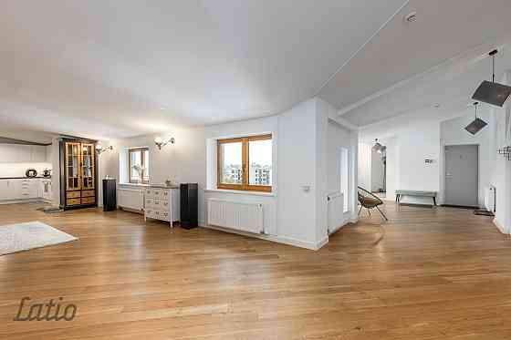 Plašs penthauss Rīgas centrā  lieliska dzīvesvieta un investīcija

Pārdošanā unikāls 240 m penthauss Рига