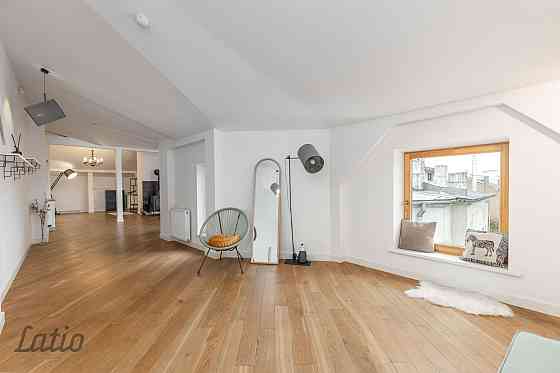 Plašs penthauss Rīgas centrā  lieliska dzīvesvieta un investīcija

Pārdošanā unikāls 240 m penthauss Рига