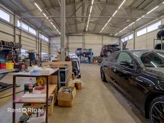 Помещения, подходящие для автосервиса в Плявниекaх.  Предлагаются в аренду Рига