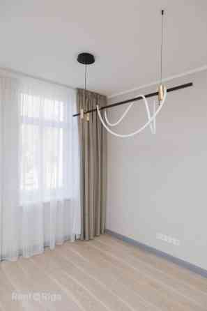 Funkcionāli pārdomāts un moderns dzīvoklis Rīgas vēsturiskajā centrā.  Piedāvājumā ir elegants studi Rīga