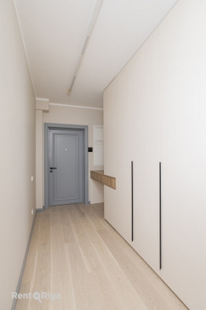 Funkcionāli pārdomāts un moderns dzīvoklis Rīgas vēsturiskajā centrā.  Piedāvājumā ir elegants studi Рига - изображение 7