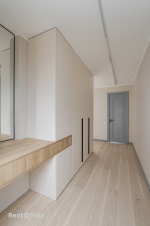 Funkcionāli pārdomāts un moderns dzīvoklis Rīgas vēsturiskajā centrā.  Piedāvājumā ir elegants studi Рига - изображение 6