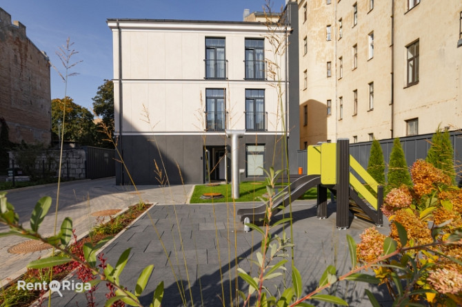 Funkcionāli pārdomāts un moderns dzīvoklis Rīgas vēsturiskajā centrā.  Piedāvājumā ir elegants studi Рига - изображение 3