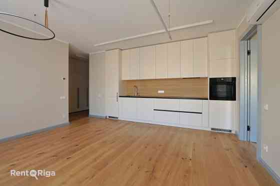 Funkcionāli pārdomāts un moderns dzīvoklis Rīgas vēsturiskajā centrā.  Piedāvājumā ir elegants 2 ist Rīga