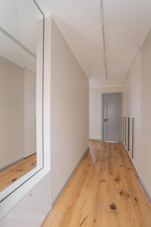 Funkcionāli pārdomāts un moderns dzīvoklis Rīgas vēsturiskajā centrā.  Piedāvājumā ir elegants 2 ist Рига - изображение 8