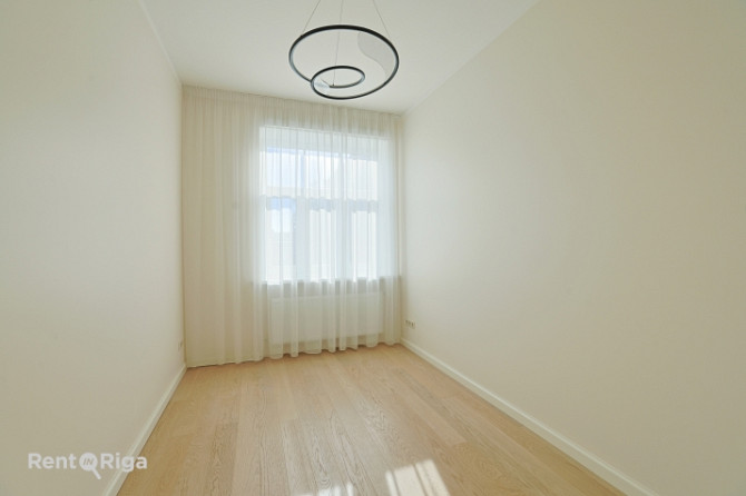 Funkcionāli pārdomāts un moderns dzīvoklis Rīgas vēsturiskajā centrā.  Piedāvājumā ir elegants 3 ist Рига - изображение 4