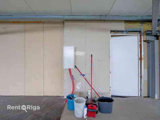 Производственные помещения в Плявниэки без отопления. Арендная ставка указана Рига